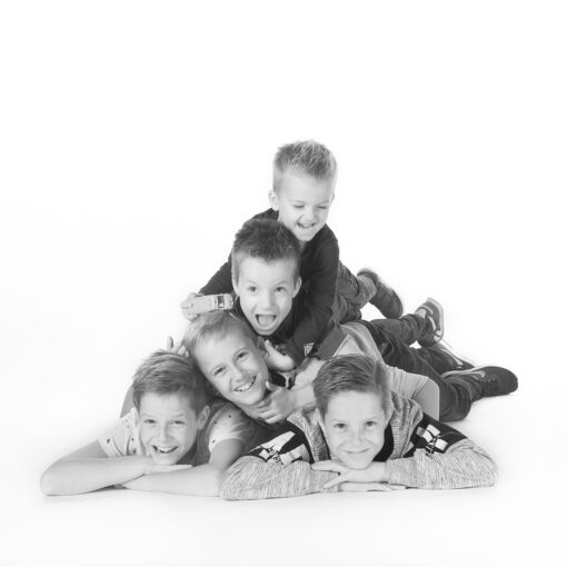 Kinderen spontaan op de foto alls kan bij FotoStudio XL